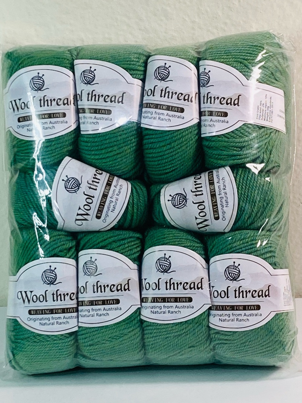 NEW ~500g Total Weaving for Love 98% Fine Wool 2% Polyester color: “Gecko Green”